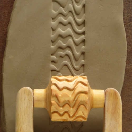 RM-007 Medium Handle Roller – Double Zag