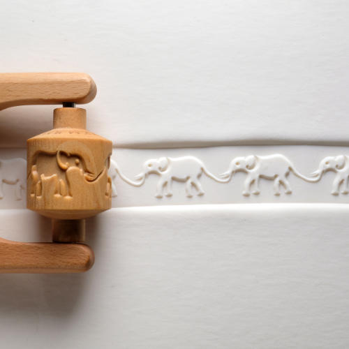 RM-062 Medium Handle Roller – Walking Elephants
